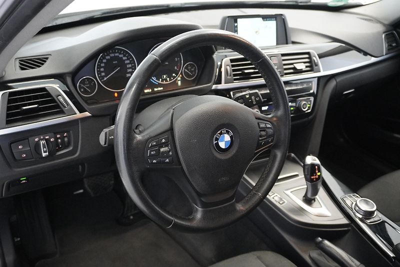 BMW Řada 3 320d 140kW ADVANTAGE AUTOMAT - fotka 13 z 26
