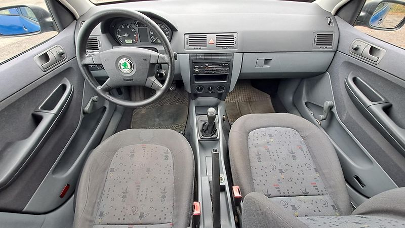 Škoda Fabia 1.4 MPI Classic - fotka 14 z 26