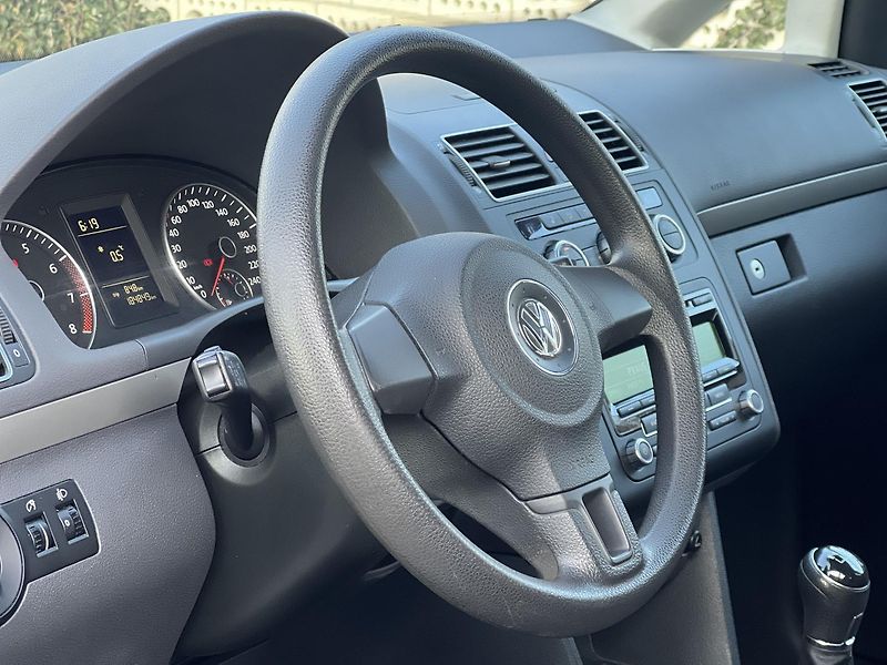 Volkswagen Touran 1.2TSi 77kw  7MÍST TEMPOMAT  - fotka 16 z 43