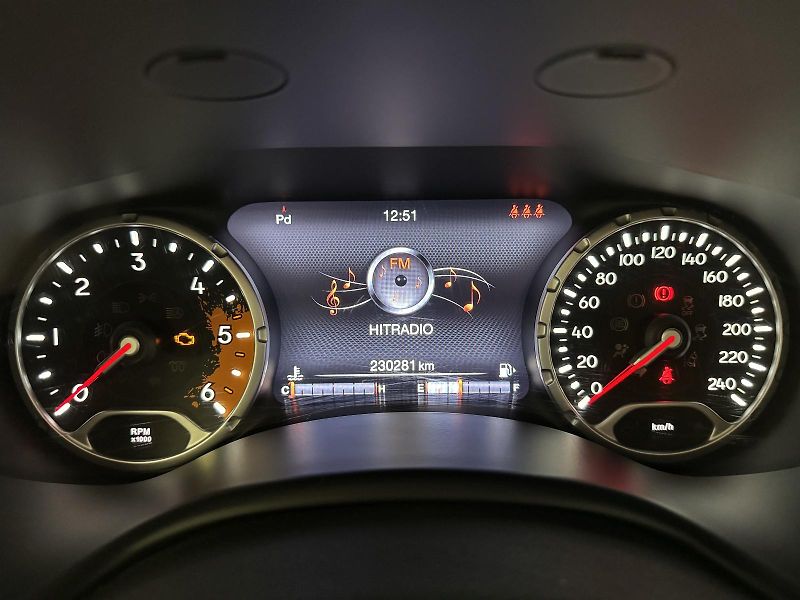 Jeep Renegade 2.0 MJT, 6MT, 4x4, CZ, 1.maj. - fotka 25 z 47