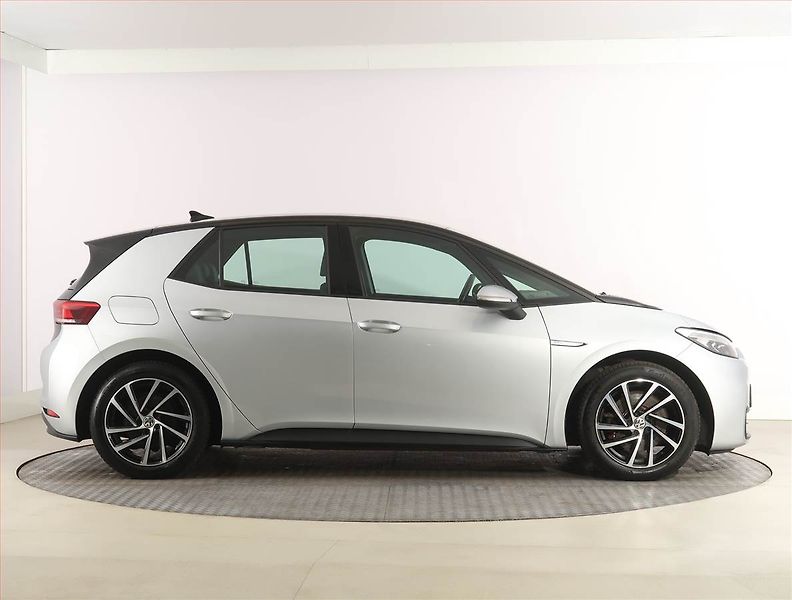 Volkswagen ID.3 (2020) Life Pro Perf. (62 kWh) - fotka 6 z 28