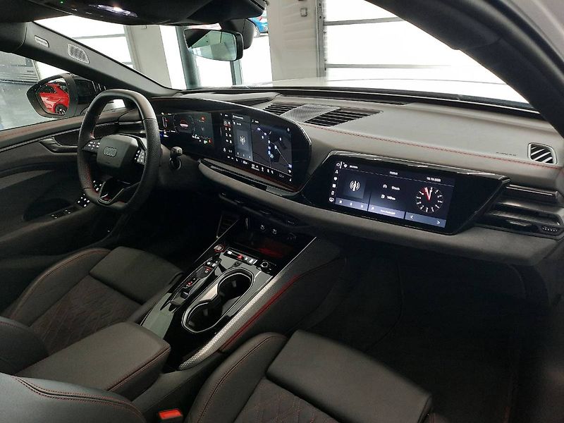 Audi A6 (2026) Avant S-Line 3.0 TFSI quattro - fotka 10 z 37