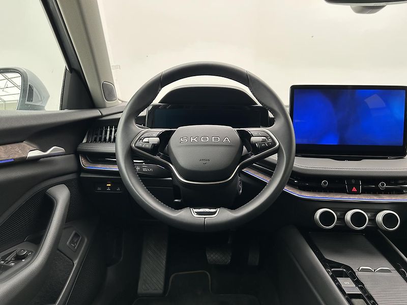 Škoda Superb 2.0 TDi L & K - fotka 33 z 33