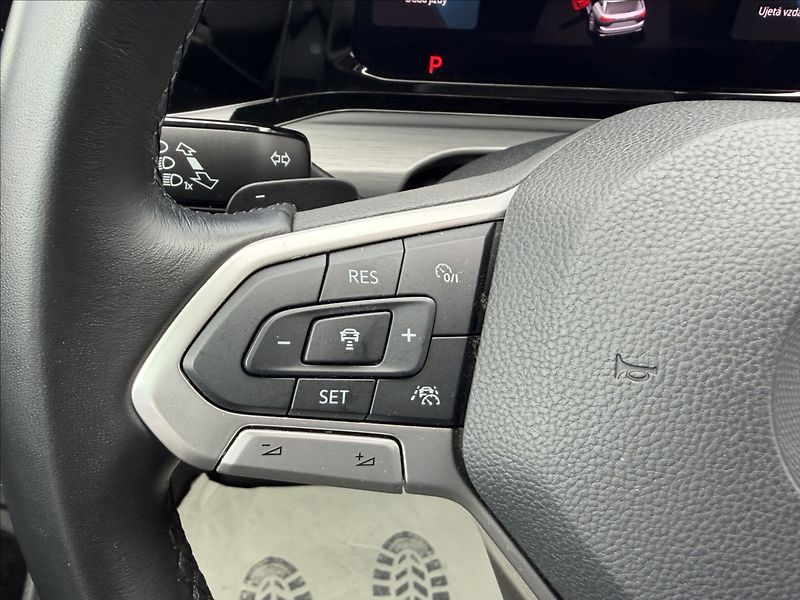 Volkswagen Golf VIII 2.0 TDI Style DSG/Full Le - fotka 17 z 27