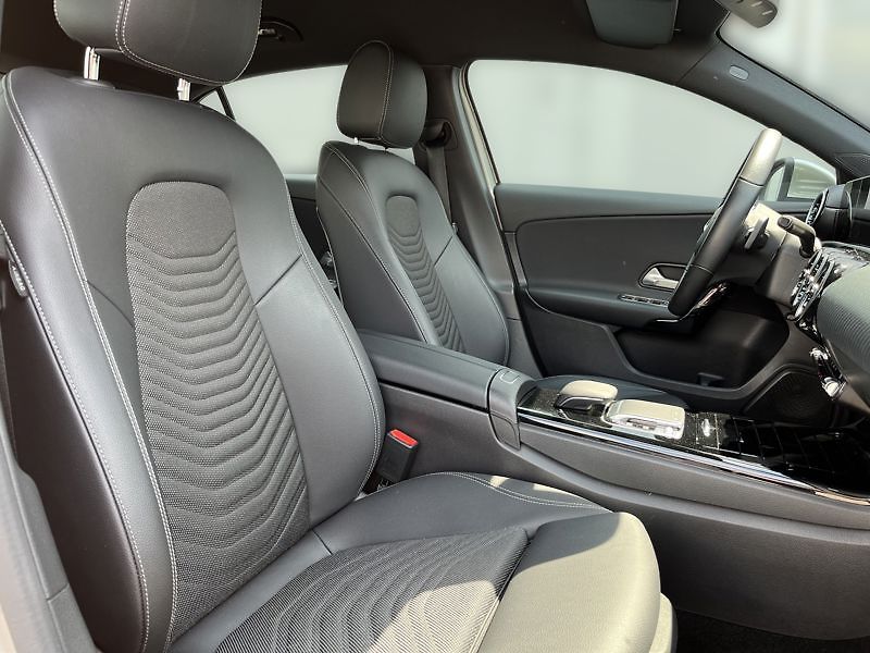 Mercedes-Benz Třídy A 180 - fotka 16 z 20