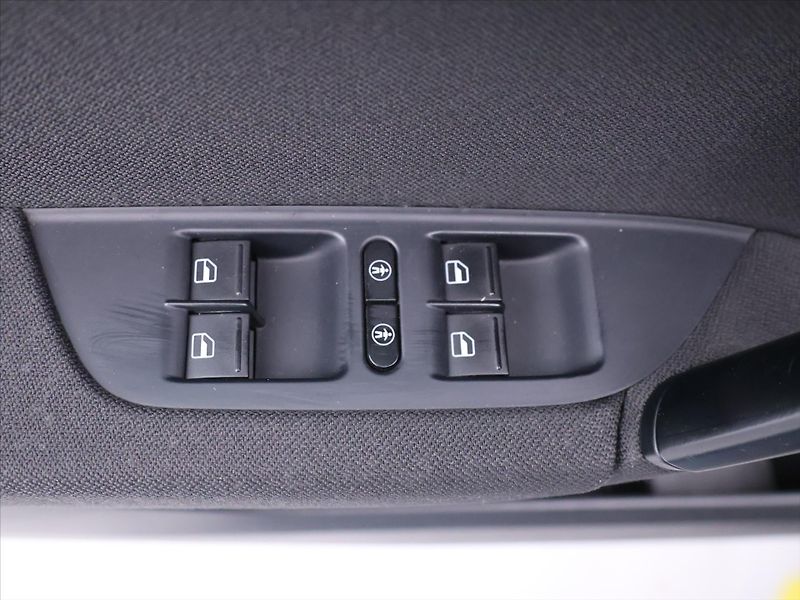 Volkswagen Touareg 3,0 TDI 150kW V6 CZ - fotka 17 z 39