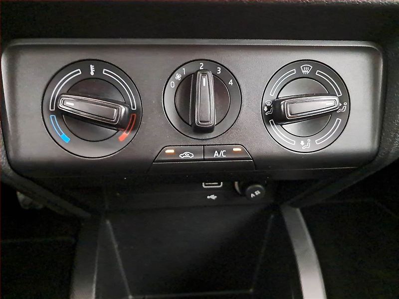 Škoda Fabia (2022) Ambition 1.0 TSI, ČR,1.maj - fotka 13 z 17