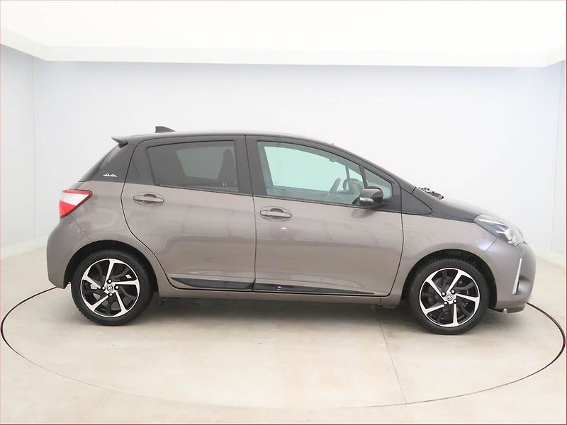 Toyota Yaris (2020) 1.5 Dual VVT-i, ČR,1.maj - fotka 6 z 18