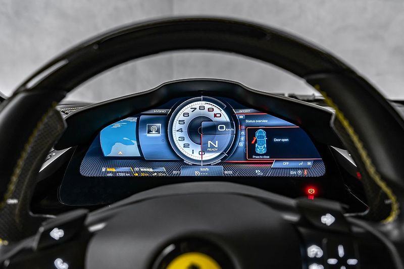 Ferrari SF90 - fotka 25 z 32