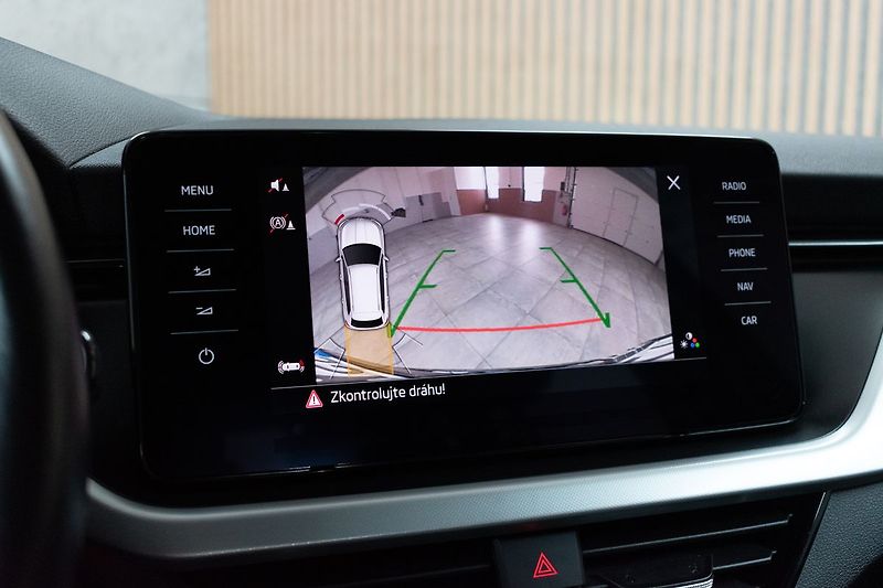 Škoda Kamiq 1.5TSI DSG*STYLE*ACC*KAMERA*ČR - fotka 24 z 42