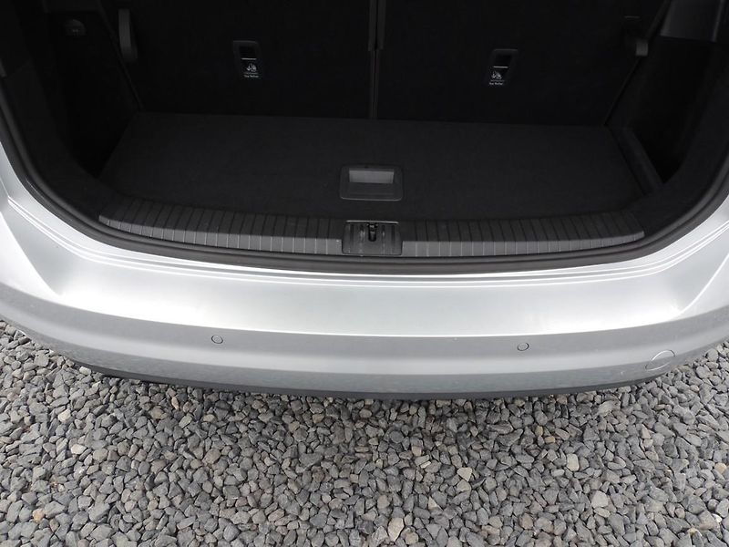 Volkswagen Touran (2018) 1.4TSi,110kw,7míst,Top výbava, - fotka 46 z 55