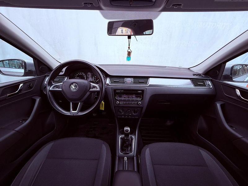 Škoda Rapid 1.6 TDi Ambition Fresh, ČR - fotka 13 z 19