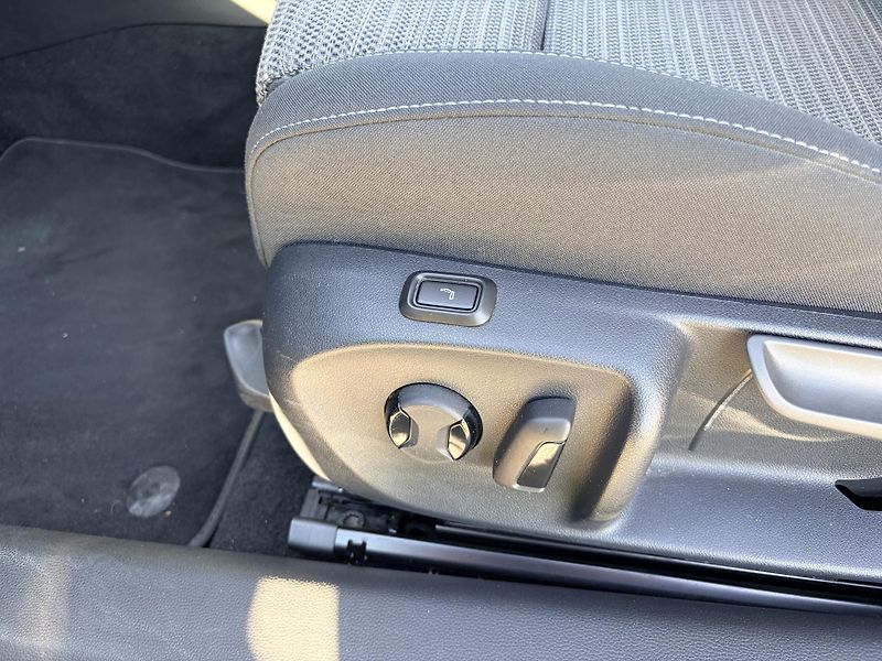 Škoda Superb SELECTION 2.0TDI 110KW DSG LED - fotka 19 z 68