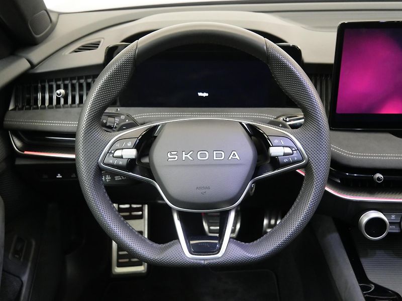 Škoda Superb - fotka 14 z 28