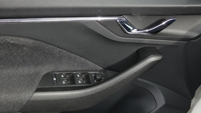 Škoda Scala 1.0 TSI Style - fotka 9 z 23