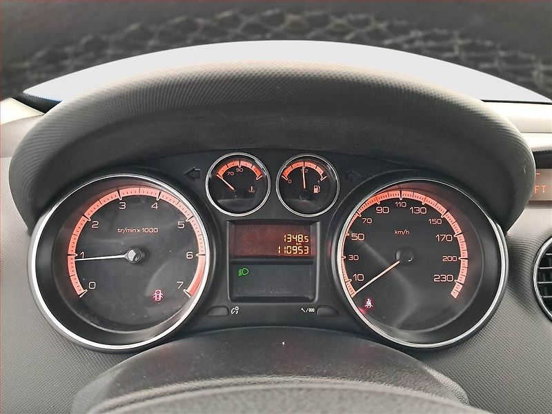 Peugeot 308 (2009) 1.4 VTi, nová STK, Tažné - fotka 11 z 16