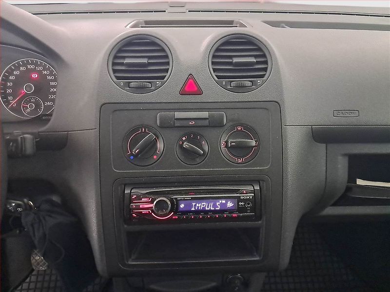 Volkswagen Caddy (2011) 1.6 TDi, ČR, DPH - fotka 11 z 12