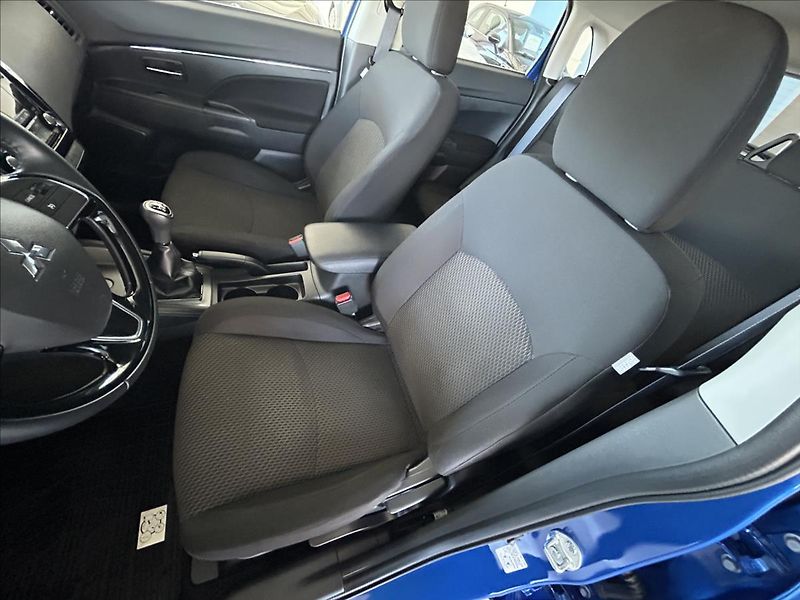 Mitsubishi ASX 2,0   110kW,ČR,1.MAJITEL,SERVI - fotka 23 z 27