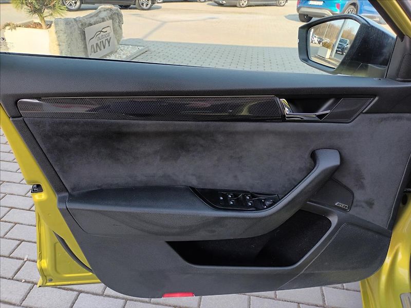 Škoda Superb 2,0 TDI,4X4,Sportline,ČR,DSG, - fotka 16 z 50