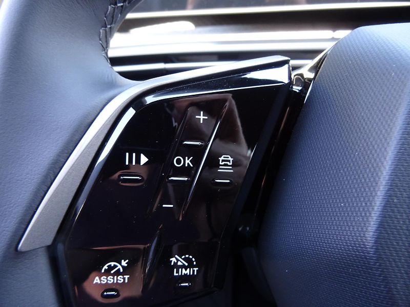 Peugeot 3008 (2026) BUSINESS Hybrid 145k e-DCS6 - fotka 36 z 49