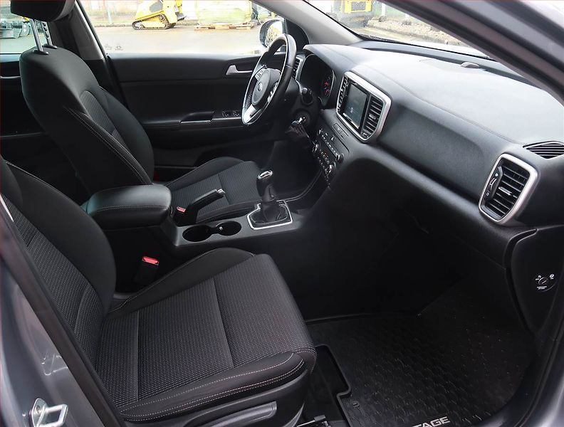 Kia Sportage (2019) 1.6 T-GDI, 4X4, ČR,1.maj - fotka 9 z 21