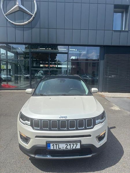 Jeep Compass (2018) 2,0 MJET 140k  4WD Limited - fotka 4 z 8
