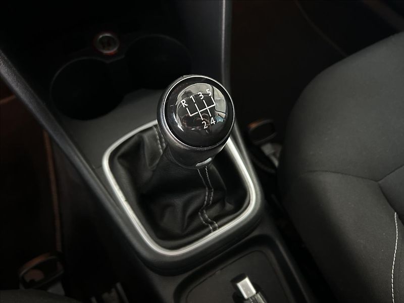 Volkswagen Polo 1,2   TSI,LOUNGE,2.MAJ,SERVISK - fotka 20 z 25