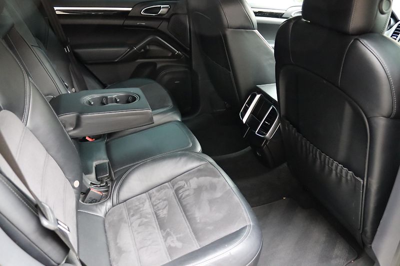 Porsche Cayenne S DIESEL 4.2 V8 283kW 4X4 DPH - fotka 45 z 50