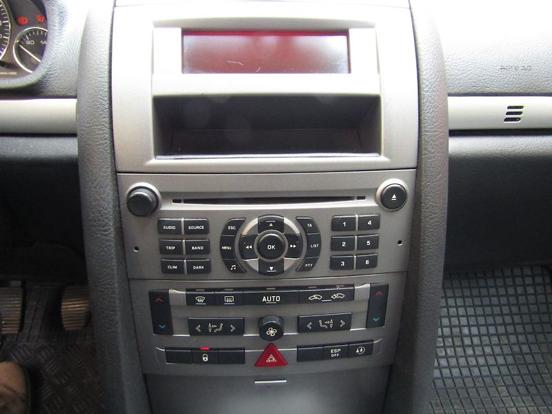 Peugeot 407 (2005) 1.8 16V 85kW BEZ KOROZE - fotka 29 z 31