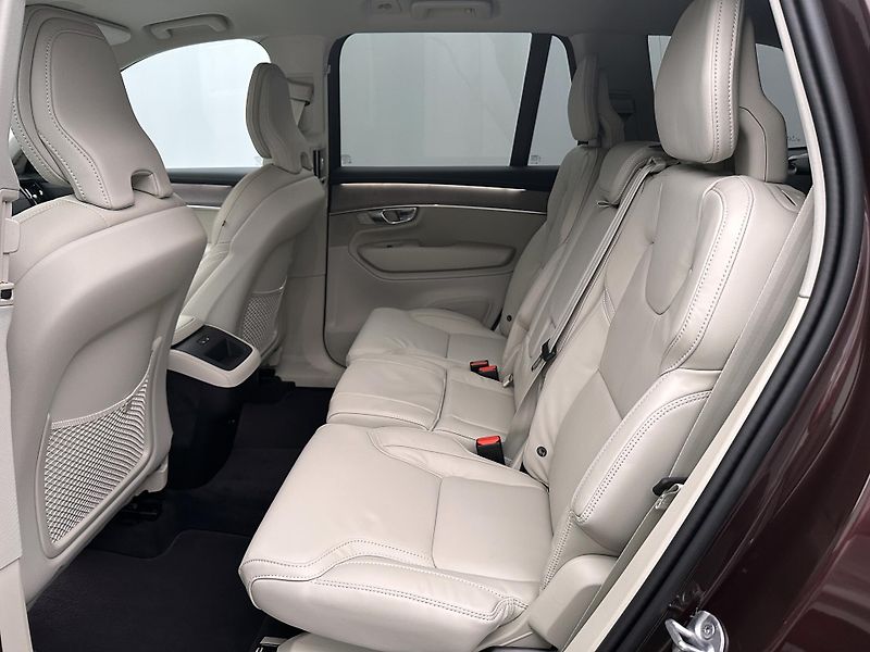 Volvo XC90 (2026) B5 AWD AUT DARK PLUS 7 míst - fotka 7 z 25