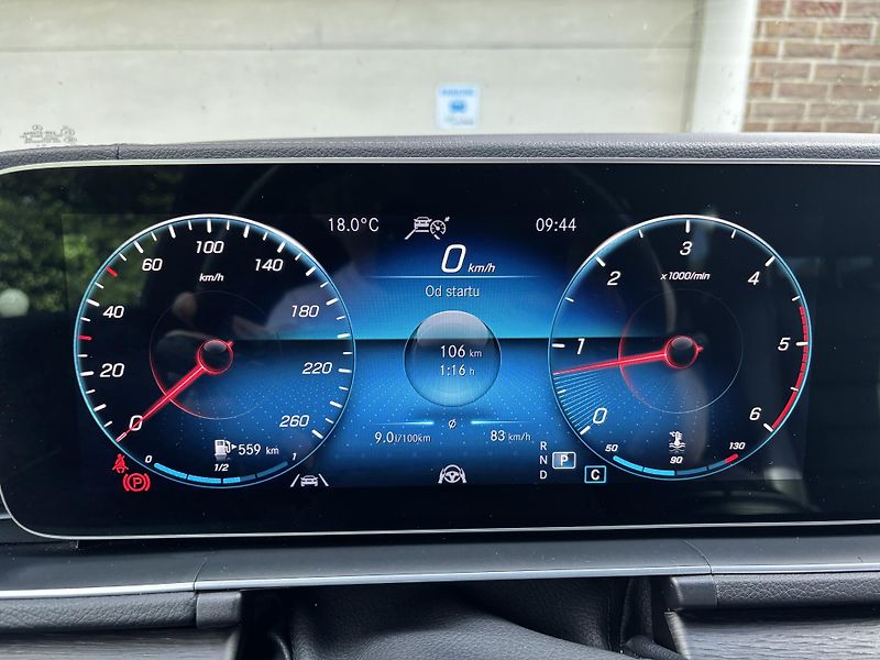 Mercedes-Benz GLE (2023) 400d 4MATIC 9GTRONIC AMG Paket - fotka 74 z 166