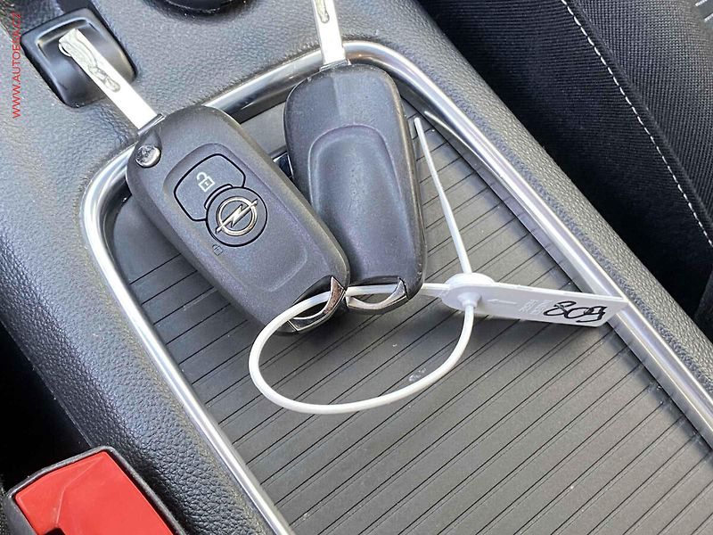 Opel Astra (2019) 1.4 T, Edition, navi, kamera - fotka 17 z 17