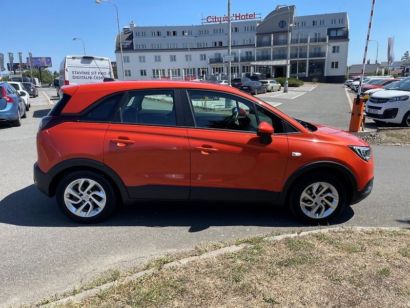 Opel Crossland X Enjoy 1,2 Turbo, ČR, 1. maj - fotka 6 z 33