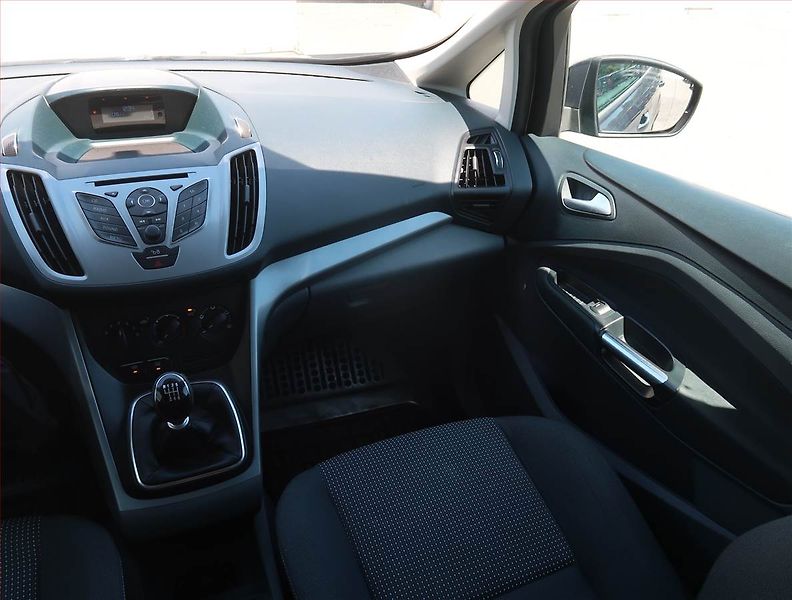 Ford C-MAX (2011) Trend 1.6 TDCi, Serv.kniha - fotka 8 z 18