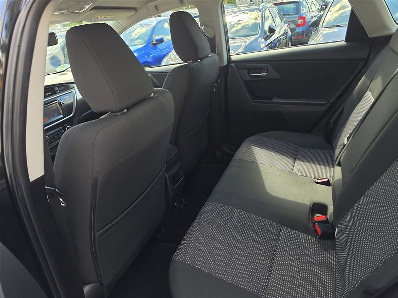 Toyota Auris 1,6 97 KW Automat kamera navi - fotka 23 z 44