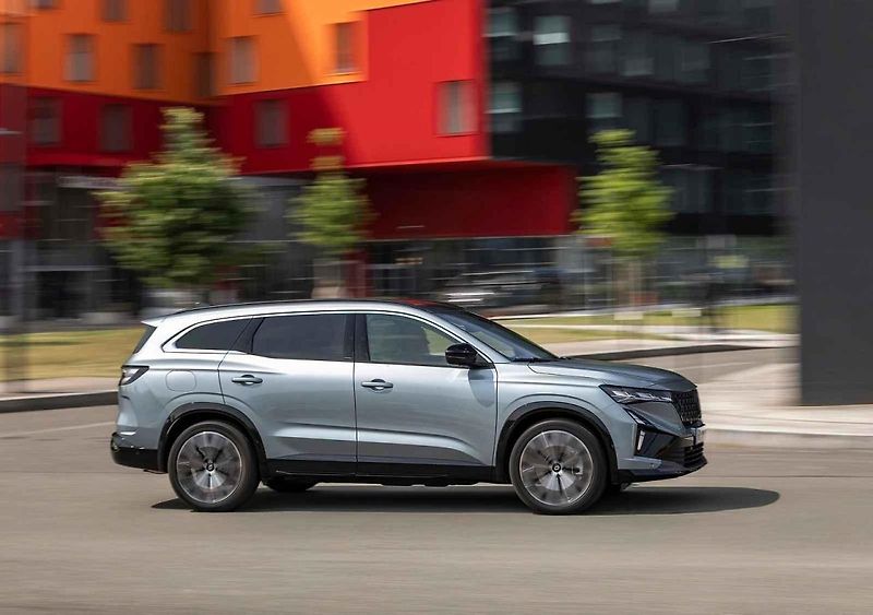 Renault Espace jezdí teď skutečně tiše a pohodlně.