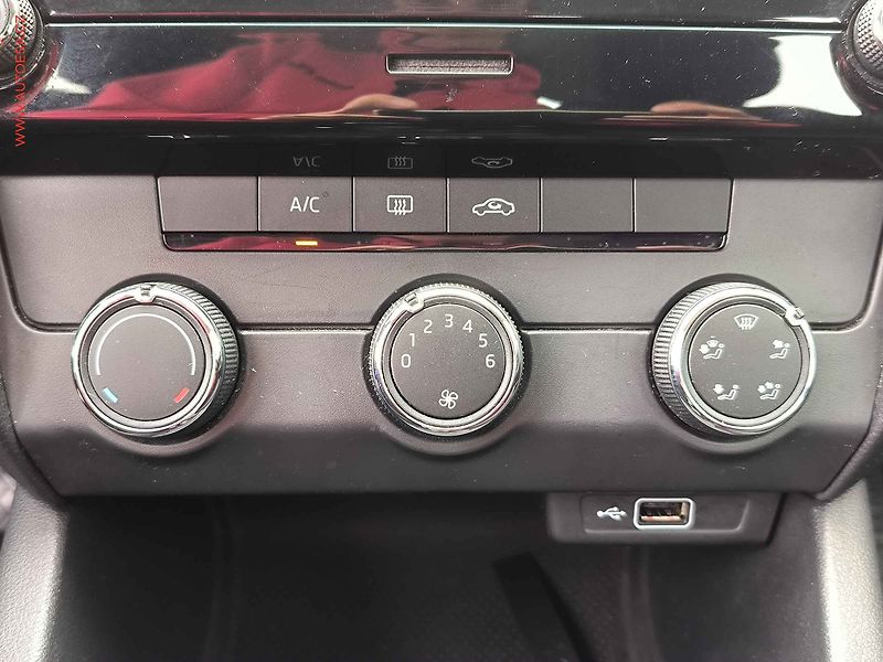 Škoda Octavia (2019) 1.5 TSi, ČR, Active, AC - fotka 13 z 16