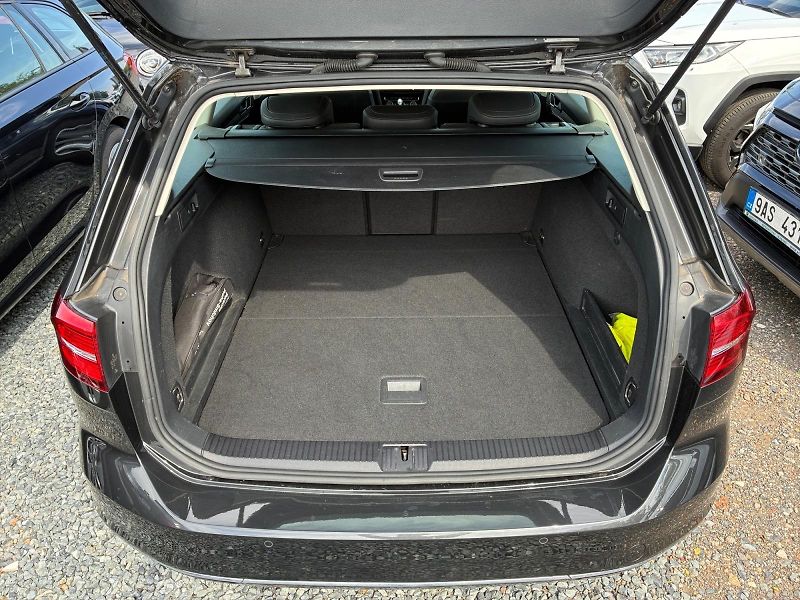 Volkswagen Passat (2019) HIGHLINE 2.0TDI 110kW DSG TAŽN - fotka 6 z 11