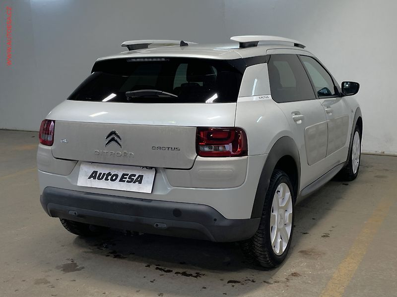 Citroën C4 Cactus (2016) 1.2PT, Shine - fotka 4 z 16