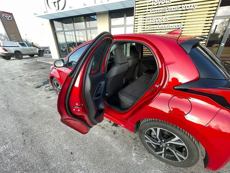 Toyota Yaris 1.5 Hybrid 116HP Style - fotka 27 z 27