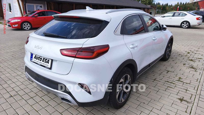 Kia XCeed (2021) 1.5 T-GDi, 2.maj,ČR, LED - fotka 2 z 3