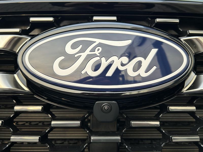 Ford Ranger 3.0 EcoBlue V6 176 kW PLATINUM - fotka 3 z 32