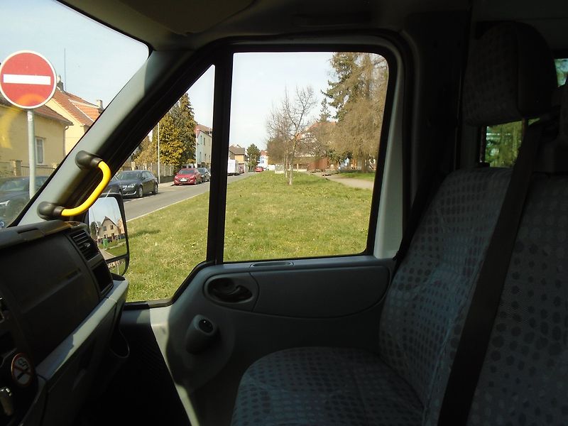 Ford Transit (2014) 2.2 TDCi 9 míst BUS L3H2 Klima - fotka 26 z 31