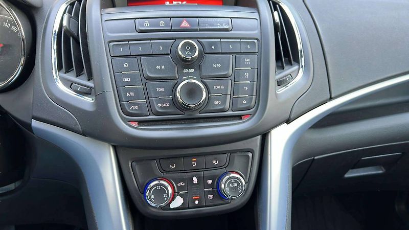 Opel Zafira Tourer 1.4 Turbo MT6 (103kW)/0 - fotka 17 z 41
