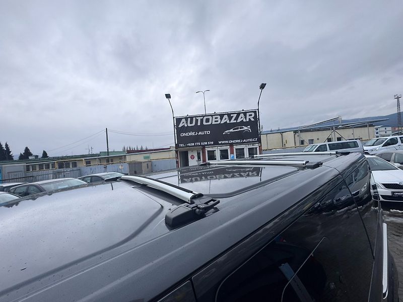 Ford Tourneo Custom (2018) 2,0D 125KW 8 MÍST TITAN 1.MAJ - fotka 43 z 49