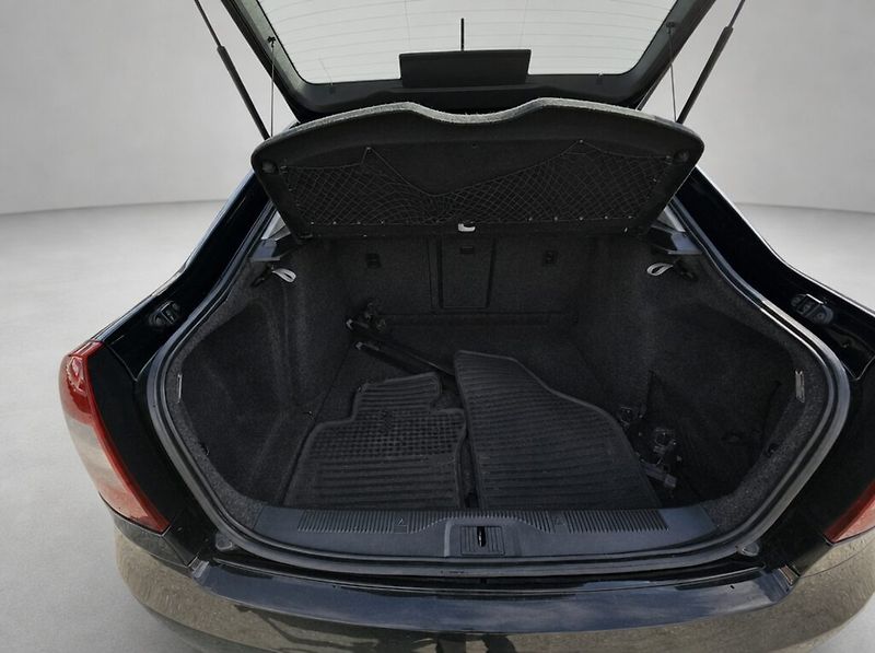 Škoda Octavia (2012) 1.6 TDi 77Kw Elegance - fotka 17 z 23