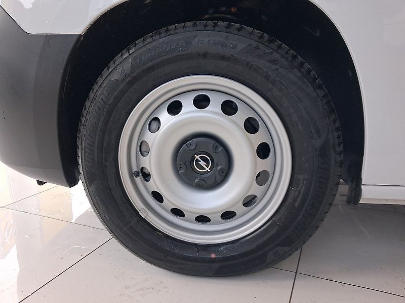 Opel Combo Crew Van Electric 100kW/50kWh - fotka 7 z 15