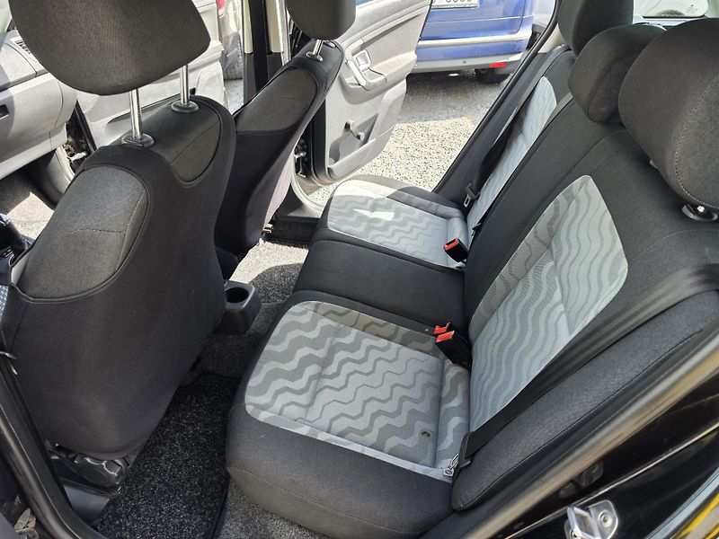 Škoda Fabia 1.4 TDI Parkovací senzory  - fotka 8 z 21