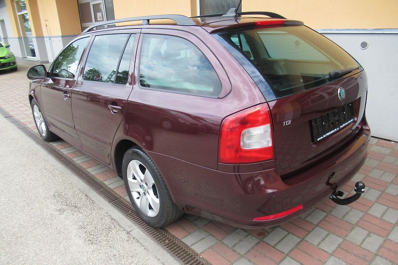 Škoda Octavia 1.6 TDi ELEGANCE WEBASTO TAŽNÉ - fotka 4 z 20
