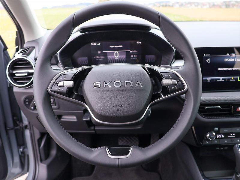Škoda Fabia 1,0 TSi DSG Edice 130let DPH - fotka 19 z 38